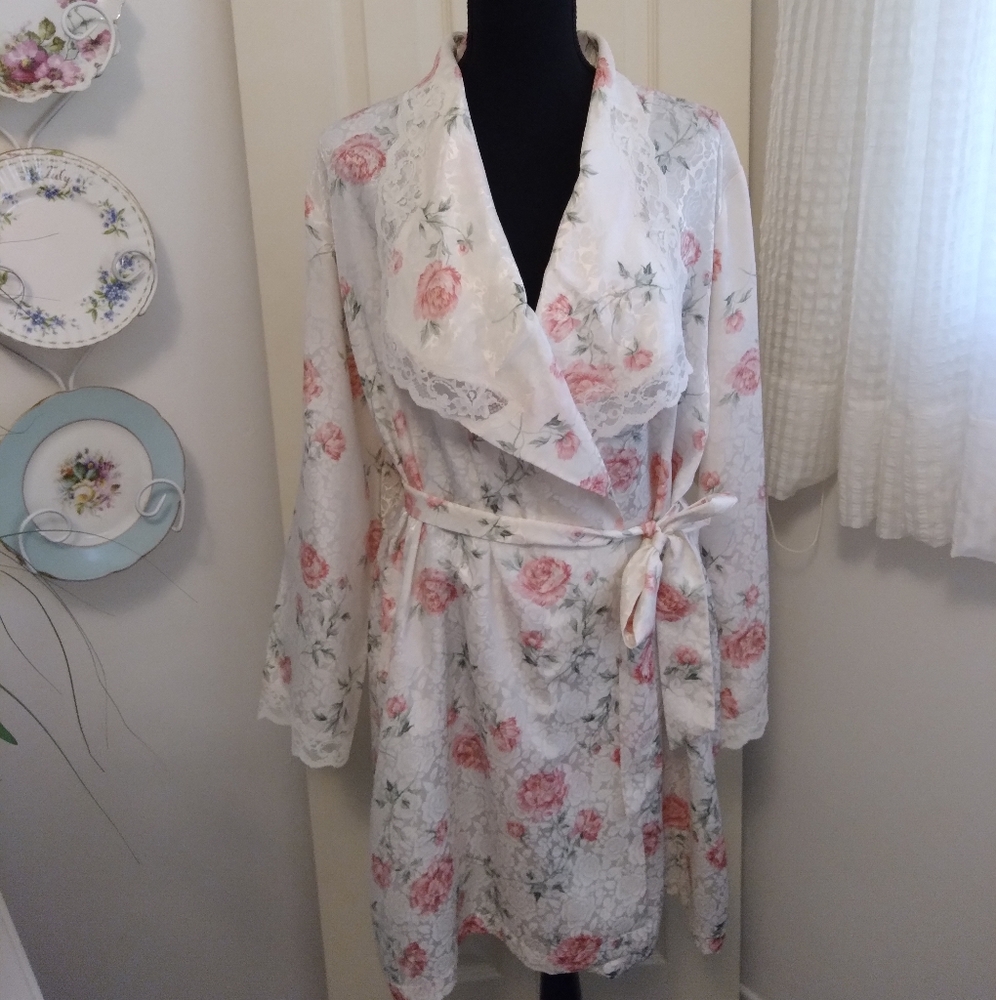 Nordstrom Vintage Floral Embossed Robe